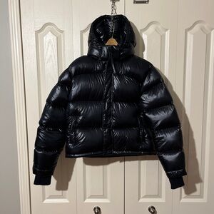 Women’s Aritzia Super Puff Shorty Puffer Jacket Hi-Gloss Black Sz. S